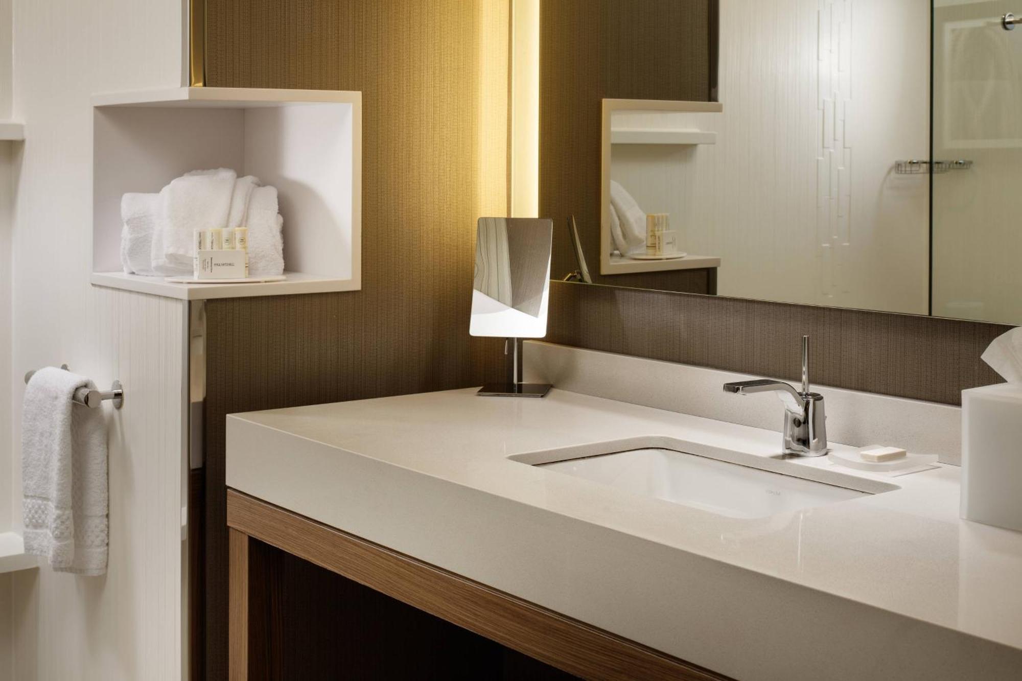 Courtyard By Marriott Erie Bayfront Hotel Luaran gambar